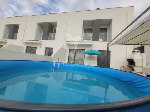 Moradia t3 em banda em ribeirão