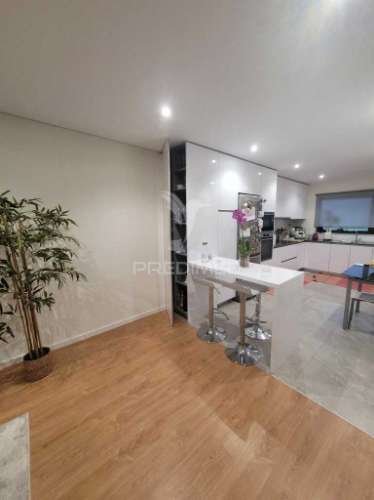 Moradia t3 em banda em ribeirão