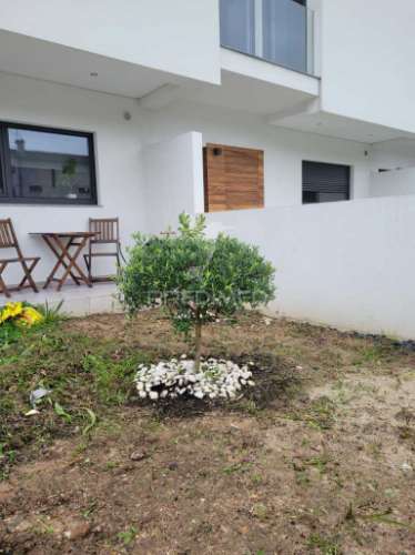 Moradia t3 em banda em ribeirão