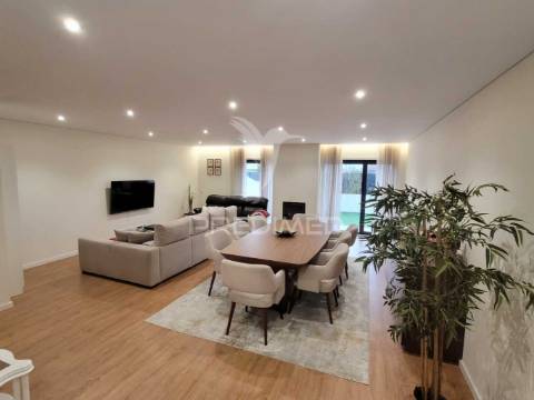 Moradia t3 em banda em ribeirão