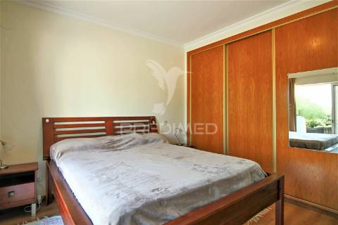 Moradia mediterrânica com piscina e jardim em são brás de alportel