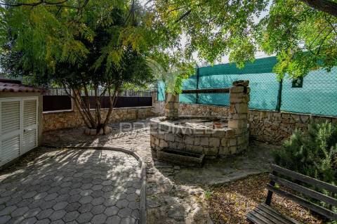 Moradia mediterrânica com piscina e jardim em são brás de alportel