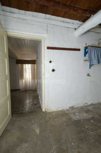 Moradia bi-familiar t6 e com espaço comercial - alter do chão