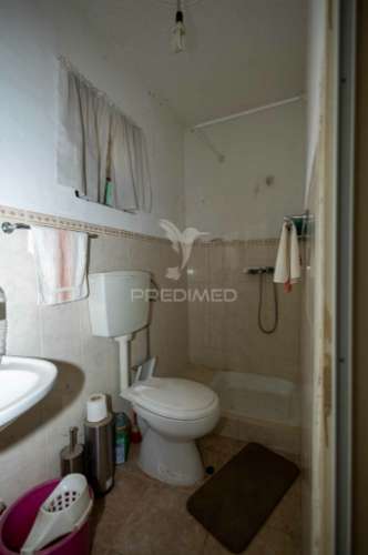 Moradia bi-familiar t6 e com espaço comercial - alter do chão