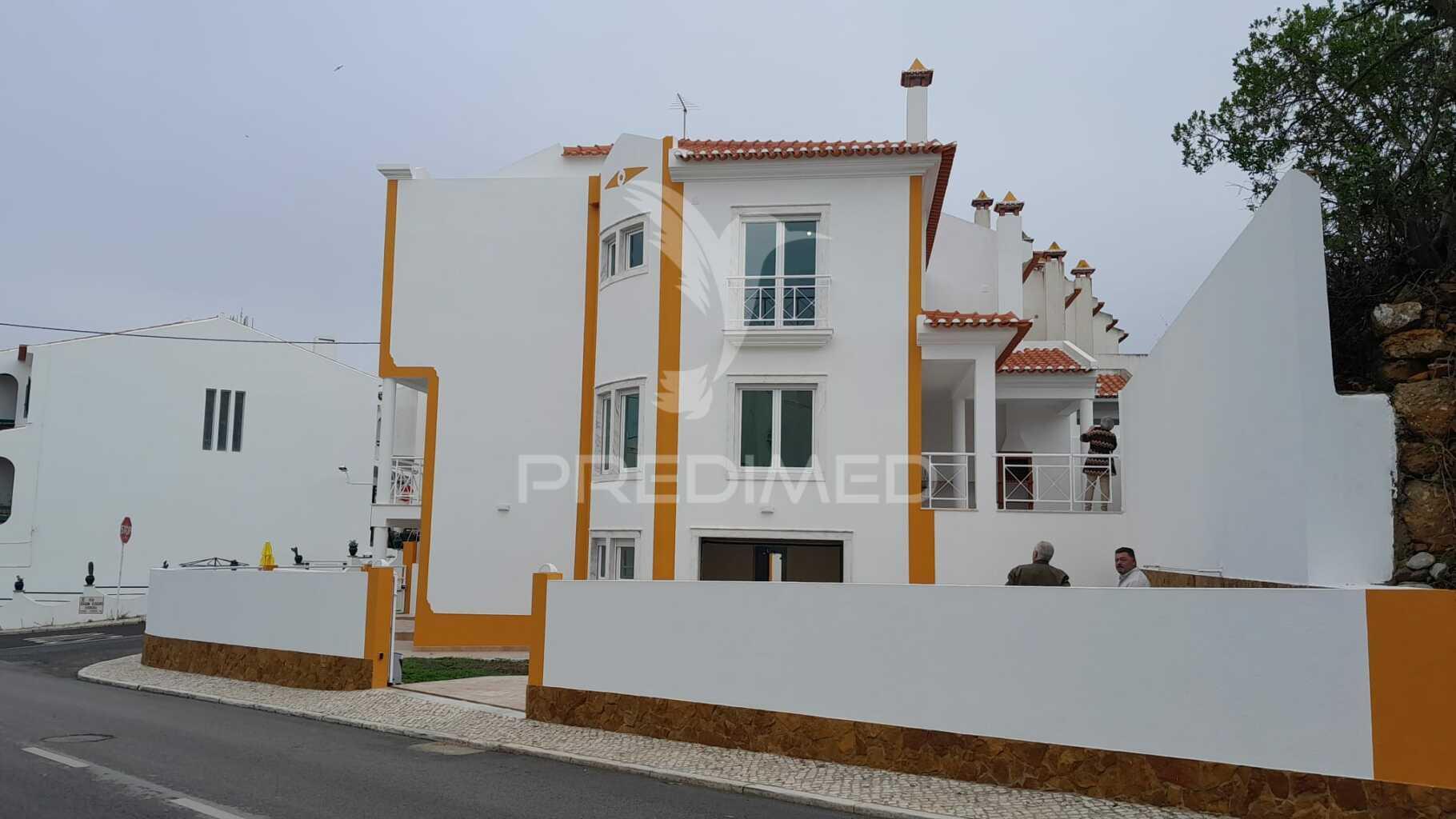 Excelente moradia v4 terraço e vista de mar ericeira