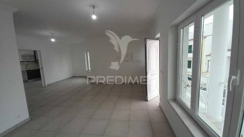 Excelente moradia v4 terraço e vista de mar ericeira