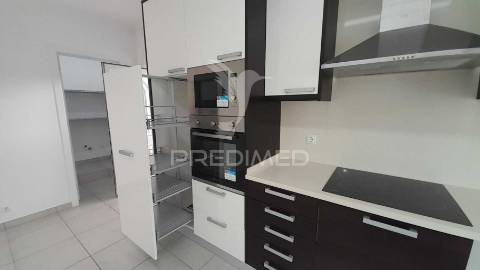 Excelente moradia v4 terraço e vista de mar ericeira