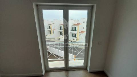 Excelente moradia v4 terraço e vista de mar ericeira