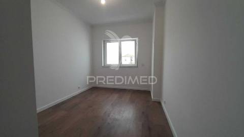 Excelente moradia v4 terraço e vista de mar ericeira