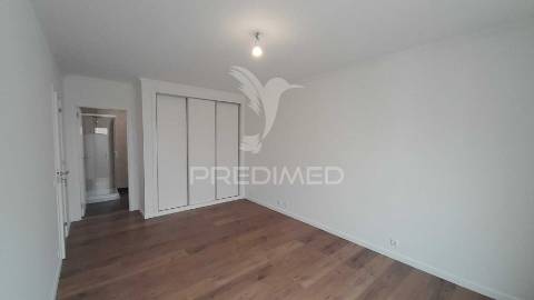 Excelente moradia v4 terraço e vista de mar ericeira