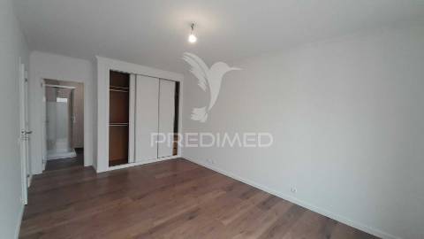 Excelente moradia v4 terraço e vista de mar ericeira