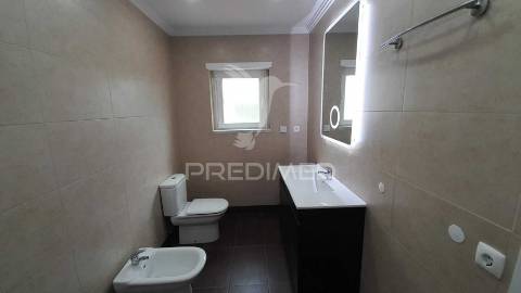 Excelente moradia v4 terraço e vista de mar ericeira