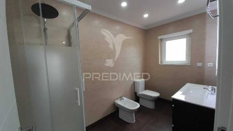 Excelente moradia v4 terraço e vista de mar ericeira