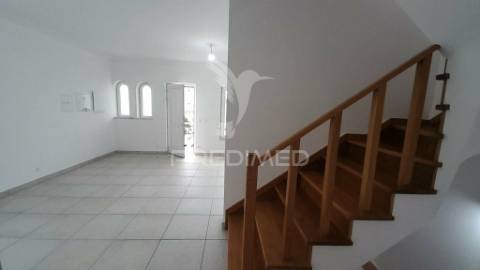 Excelente moradia v4 terraço e vista de mar ericeira