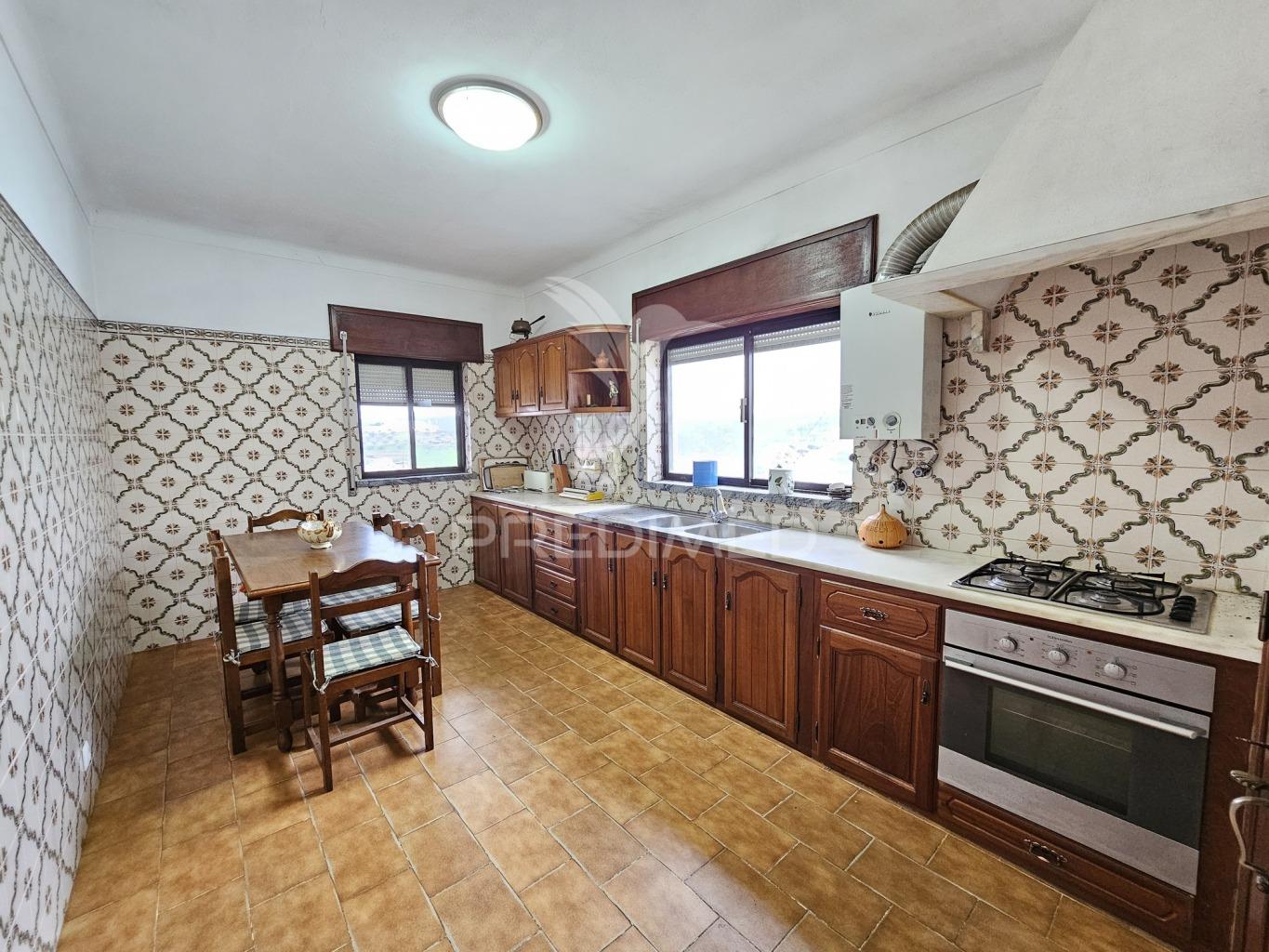 Moradia t4 com quintal e garagem, odemira