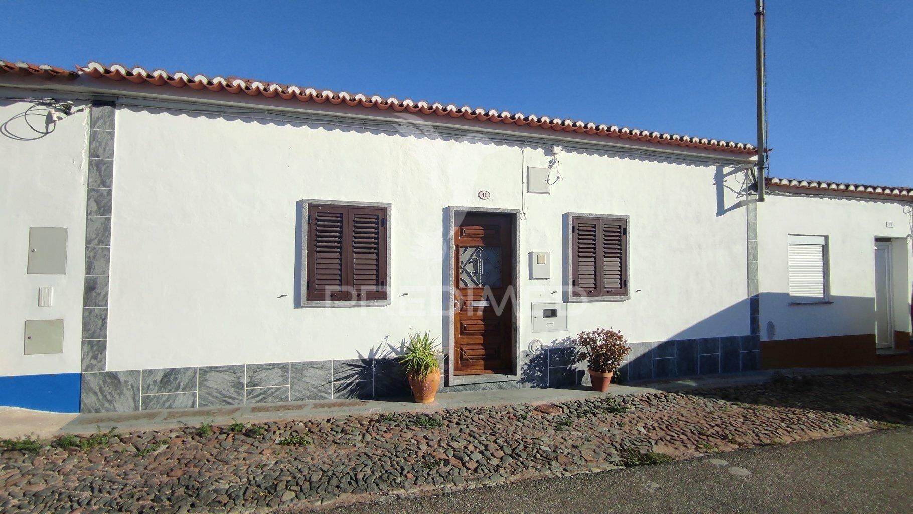 Moradia t3  em trigaches . beja