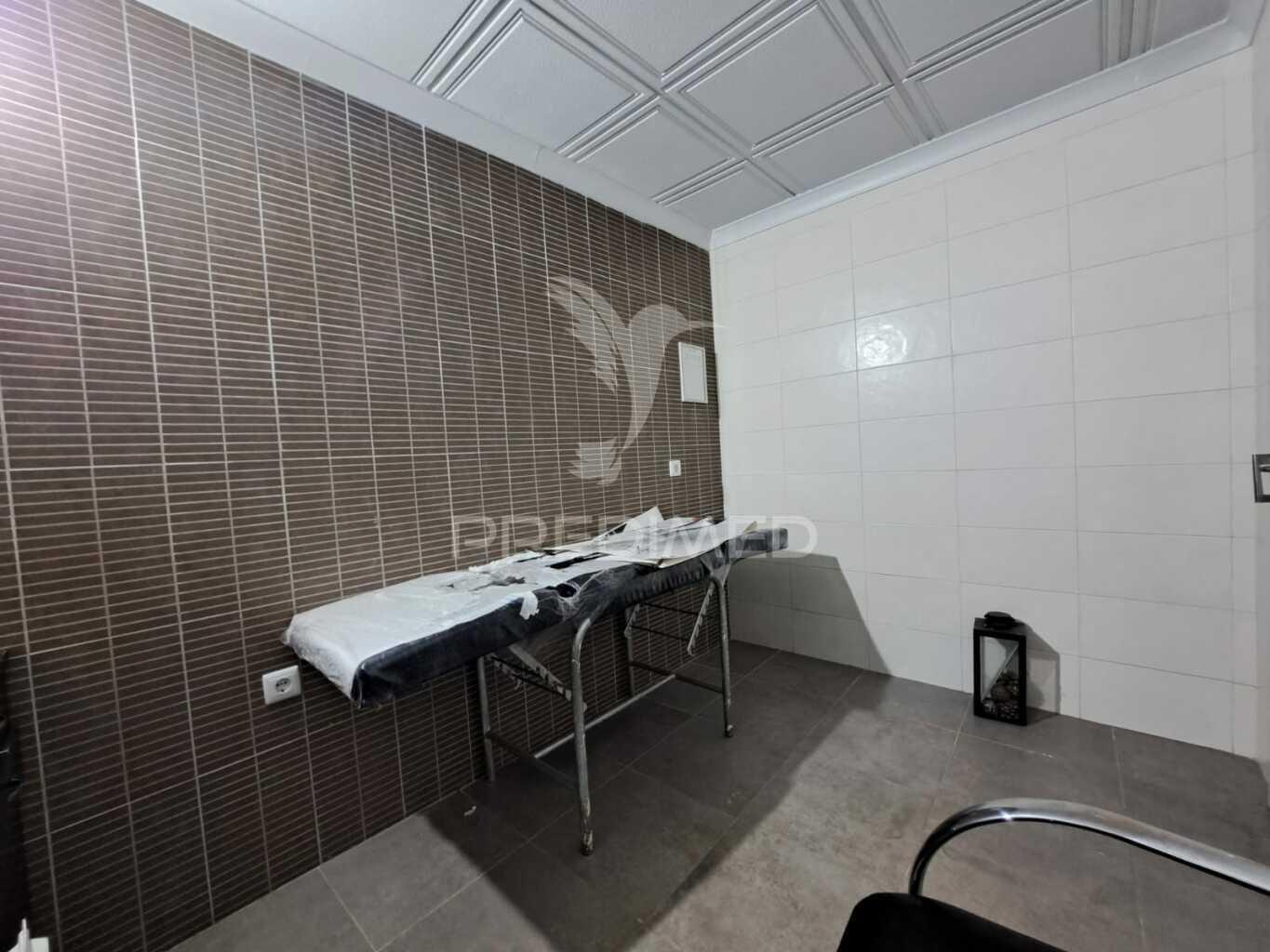 Casinha típica t1 no centro da vila - pias