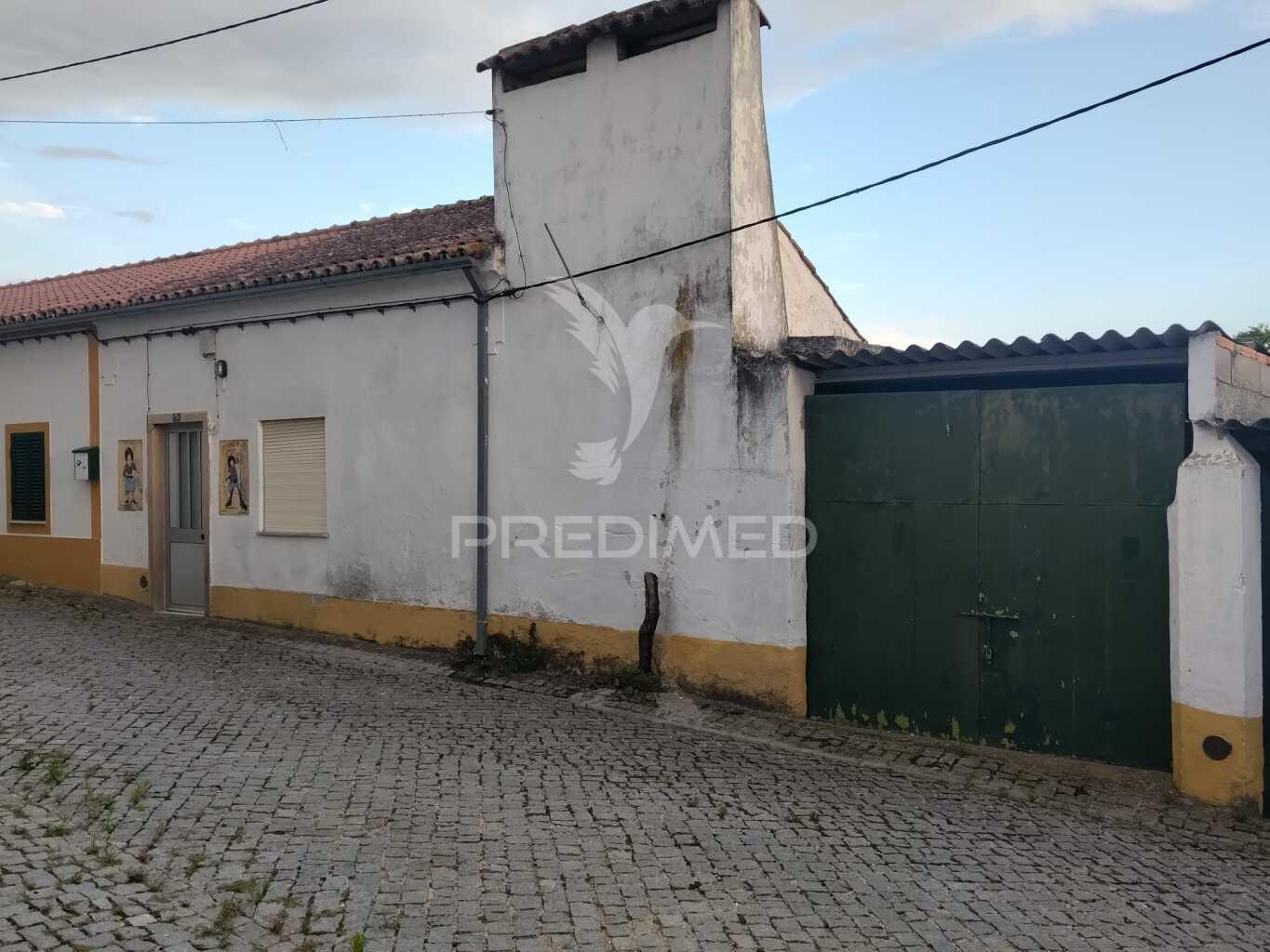Casa em tolosa, totalmente recoperada e mobiliada.