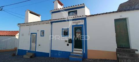 Casa totalmente renovada e mobilada em arez