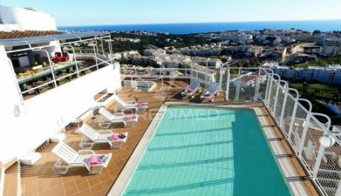 Penthouse t4 com piscina privada em albufeira