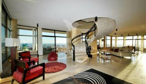 Penthouse t4 com piscina privada em albufeira