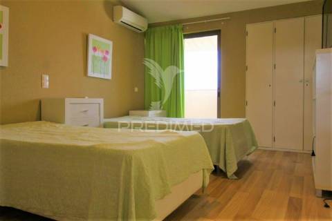 Penthouse t4 com piscina privada em albufeira