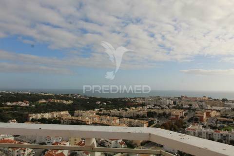 Penthouse t4 com piscina privada em albufeira