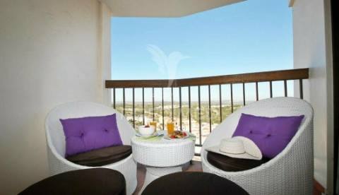 Penthouse t4 com piscina privada em albufeira