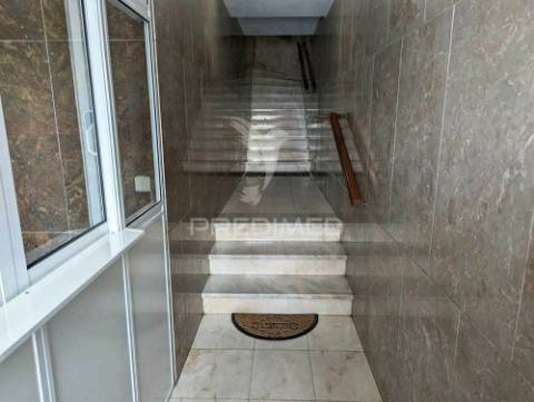 Alojamento local inserido em edifício histórico frente rio