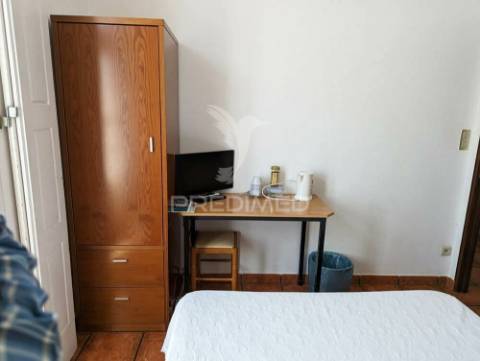 Alojamento local inserido em edifício histórico frente rio