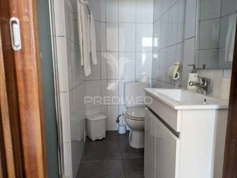 Alojamento local inserido em edifício histórico frente rio