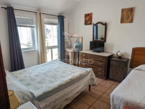 Alojamento local inserido em edifício histórico frente rio