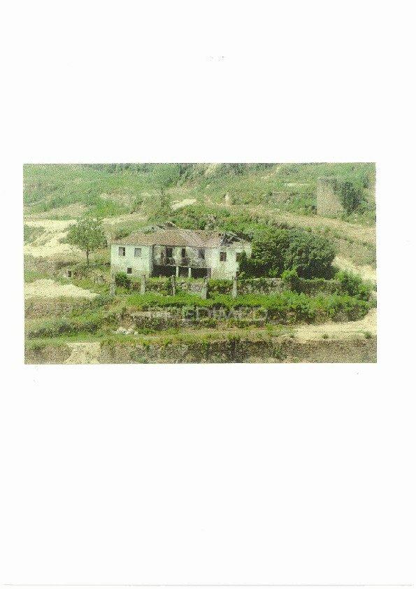 Quinta com duas casas para recuperar e vista fabulosa do rio douro