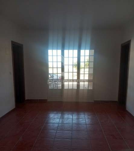 Quinta 2,5 hectares com moradia