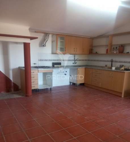 Quinta 2,5 hectares com moradia