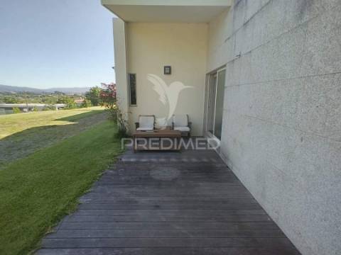 Moradia individual térrea t3 (suítes) em braga