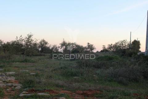 Vende-se terreno rústico em paderne (albufeira)