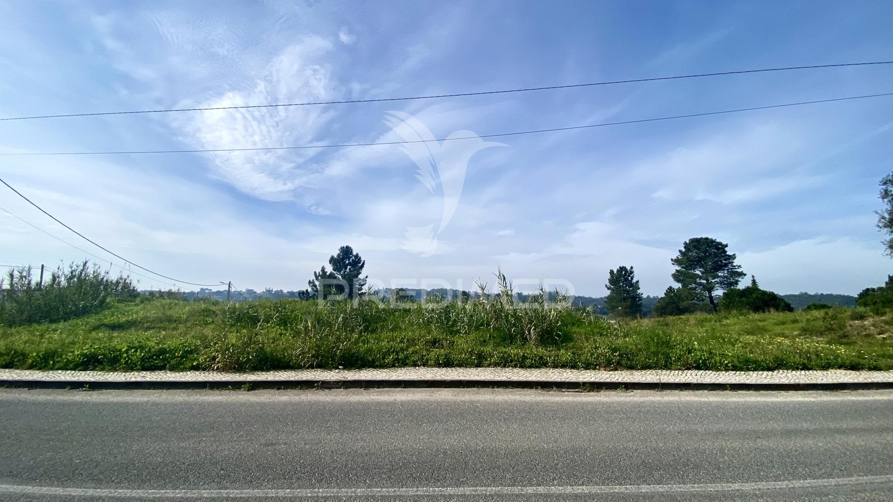Terreno urbanizável para construção habitacional