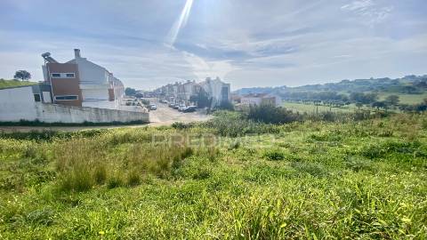 Terreno urbanizável para construção habitacional