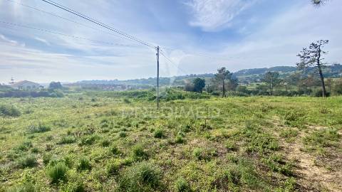 Terreno urbanizável para construção habitacional
