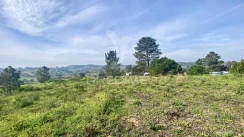 Terreno urbanizável para construção habitacional
