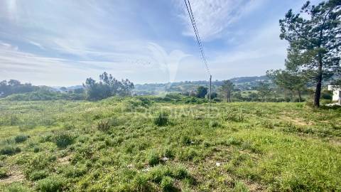 Terreno urbanizável para construção habitacional