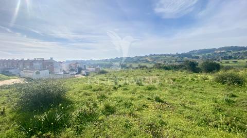Terreno urbanizável para construção habitacional