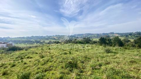 Terreno urbanizável para construção habitacional