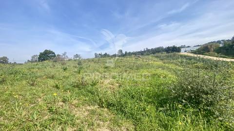 Terreno urbanizável para construção habitacional