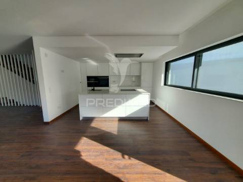 Moradia t3 nova nos maninhos, maia