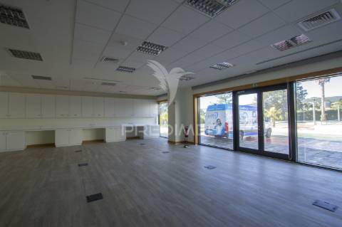 Centro de escritorios na beloura / sintra