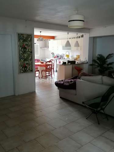 Moradia t5, com 3 pisos, terreno e anexos