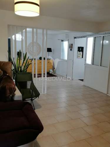 Moradia t5, com 3 pisos, terreno e anexos