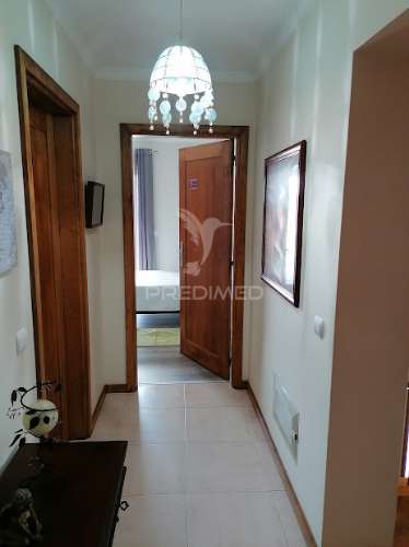 Moradia t5, com 3 pisos, terreno e anexos